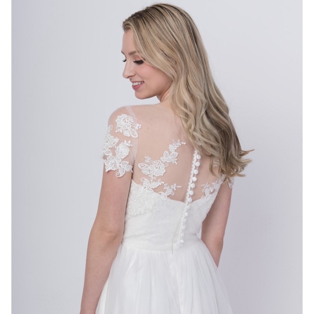 Lace wedding dress topper
